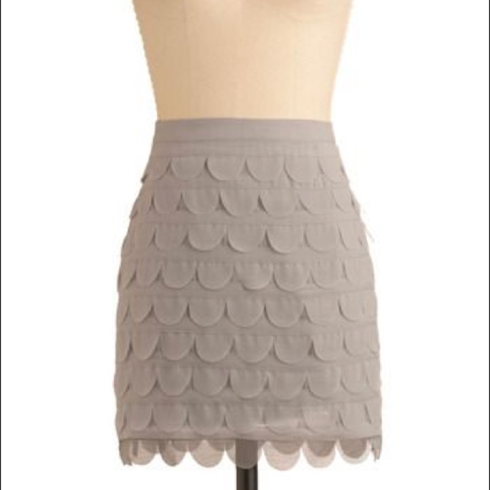 ModCloth Gray Scalloped skirt